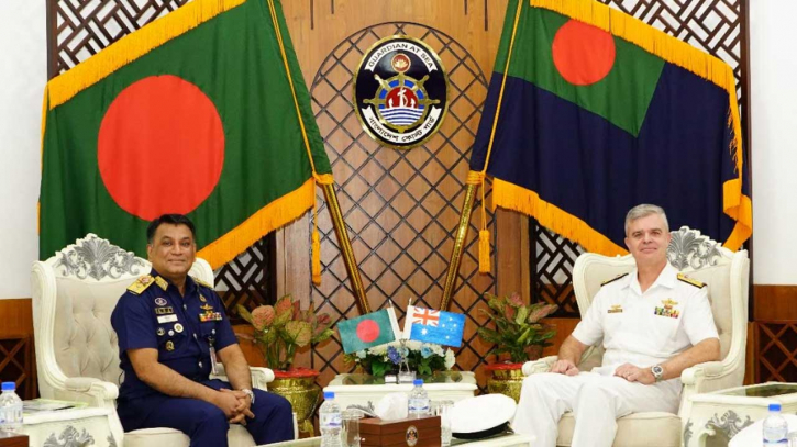 কোস্ট গার্ড সদর দপ্তর পরিদর্শনে অস্ট্রেলিয়ান বর্ডার ফোর্সের প্রতি